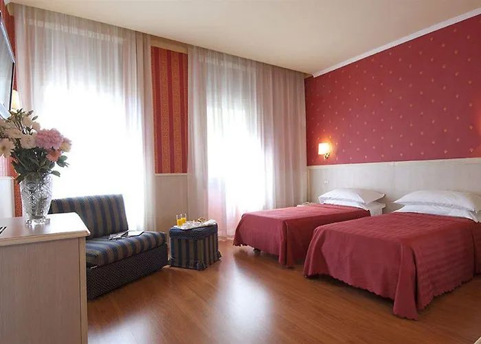 Garda Hotel 3*