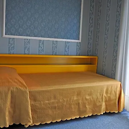 Garda 3* Milan